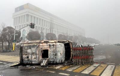 Десятки погибших, автоматные выстрелы и взрывы: в Алматы продолжается "зачистка"