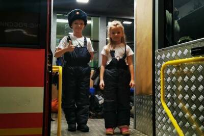 Юного нижегородца посвятили в пожарные в день рождения