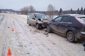 Нарушитель ПДД из Кировской области взял на таран машину вологжанки и попал в больницу