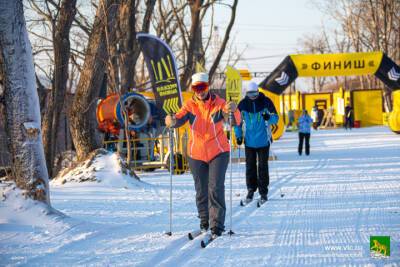 Лыжники Владивостока на трассе отметили Рождество