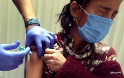 В Чили начнут делать четвертую COVID-прививку