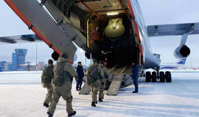 Минобороны РФ продолжает переброску военных в Казахстан