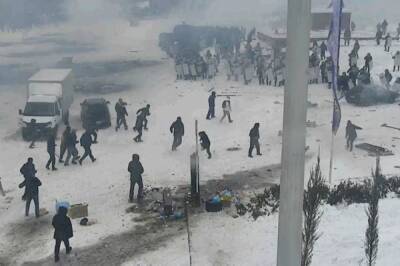 В Казахстане среди протестующих были снайперы с винтовками