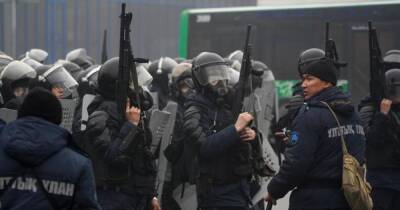 Ситуация в Казахстане: атакована Академия погранслужбы КНБ, в центре Алматы стреляют, на дорогах — трупы