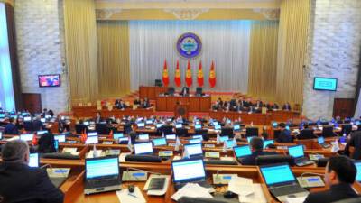 Власти Киргизии сегодня примут решение об отправке миротворцев в Казахстан