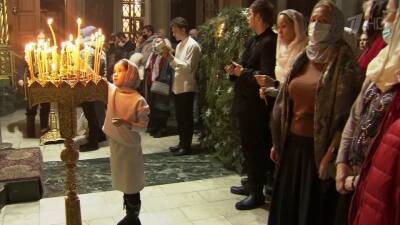 С пожеланиями мира, любви и добра православные верующие встретили Рождество Христово