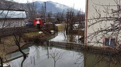 Подтопления на Закарпатье: в воде остаются более 300 дворов