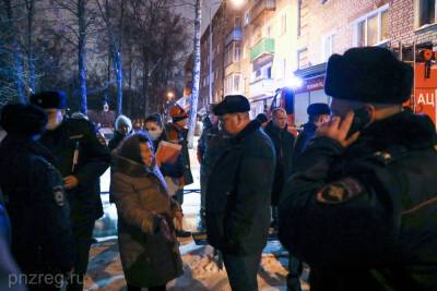 Олег Мельниченко распорядился создать эвакуационный пункт для пострадавших в пожаре пензенцев