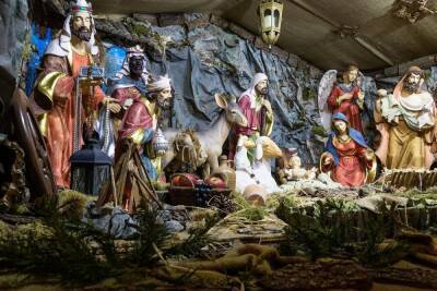 В храмах Воронежа оборудовали рождественские инсталляции