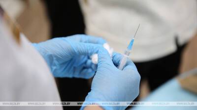 Полный курс вакцинации против COVID-19 прошли 94,7% работников здравоохранения