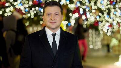 Зеленский поздравил украинцев с Рождеством на горнолыжном курорте