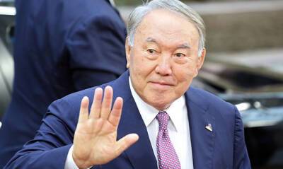 Экс-президент Казахстана Нурсултан Назарбаев и его семья покинули страну на фоне протестов