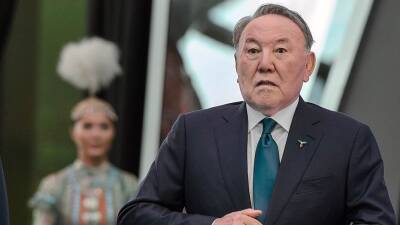 Назарбаев с семьей покинул Казахстан, - СМИ