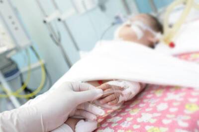 Полуторагодовалая девочка госпитализирована в тяжелом состоянии из-за гриппа