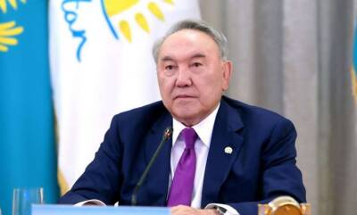 Назарбаев с семьей убежал из Казахстана