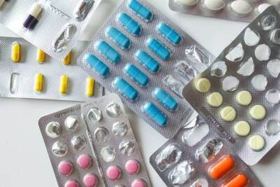 Медикам разрешили продавать лекарства в поселках Ленобласти