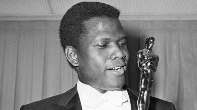 Умер голливудский актёр и первый получивший «Оскар» темнокожий мужчина Сидни Пуатье