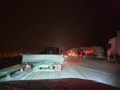 В Челябинской области из-за метели образовалась многокилометровая пробка на трассе М5