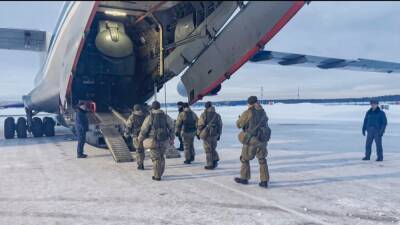 Российские самолёты доставили в Казахстан киргизских военных