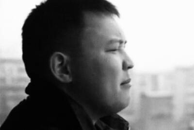 В Алма-Ате погромщики убили казахского рэпера и режиссера Сакена Битаева