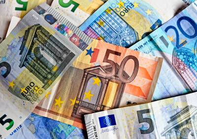 Чешская крона укрепилась к евро до максимума за 10 лет