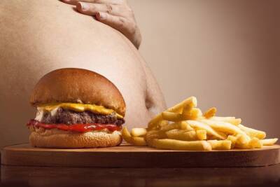 Диетологи назвали бодипозитив причиной ожирения