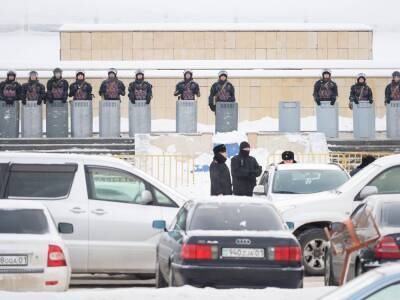 Российские миротворцы совместно с силовиками Казахстана взяли под контроль аэропорт Алматы
