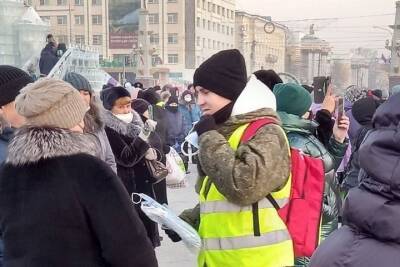 Добровольцы раздали 2,5 тысячи масок в Рождество на площади в Чите