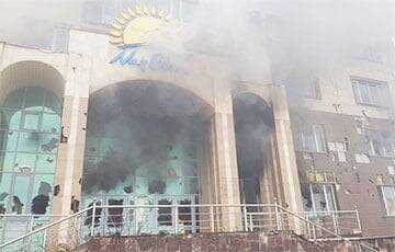 Филиалы правящей партии Nur Otan разгромлены и подожжены в Шымкенте, Таразе, Кызылорде и Талдыкоргане