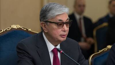 Токаев провел заседание оперативного штаба на фоне беспорядков в Казахстане