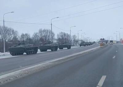 В Рязани засняли колонну военной техники, едущую в сторону аэродрома Дягилево