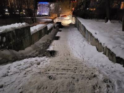 Рязанцы пожаловались на состояние лестницы на улице Тимакова