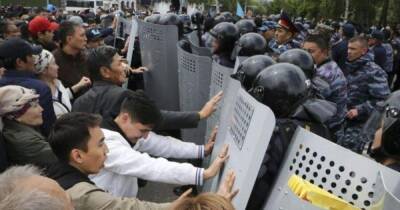 На протестах в Казахстане задержали более 4 тысяч человек, среди них иностранцы
