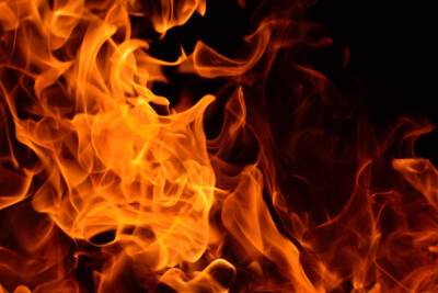 Два человека пострадали в пожаре на улице Карпинского
