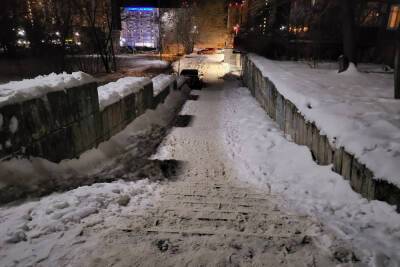 Рязанцы пожаловались на травмоопасную лестницу на улице Тимакова