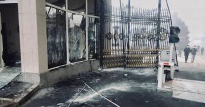 Ситуация в Алматы: трупы, грабежи, нехватка хлеба, выстрелы на улицах (ФОТО, ВИДЕО)