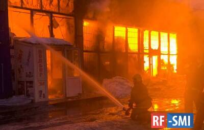 На продуктовом складе в Химках произошел пожар