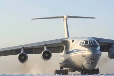 Самолет Минобороны РФ доставил из Алма-Аты в Москву 25 российских туристов