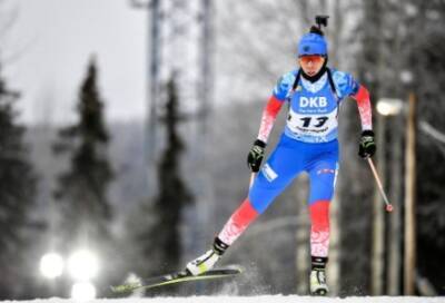 Курьез: российская биатлонистка опозорилась на Кубке мира, когда не смогла посчитать количество штрафных кругов