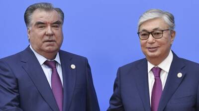 Рахмон и глава Таджикистана обсудили ситуацию в Казахстане