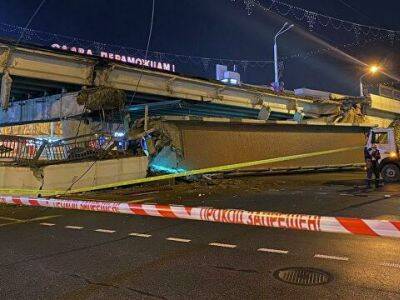 В центре Минска обрушился пешеходный мост