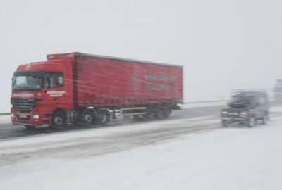 Киев ограничит въезд грузовиков из-за снегопада – детали