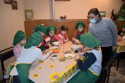 Юных белгородцев научили готовить коливо