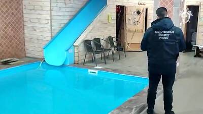 В Башкирии 11 человек отравились хлором в частном бассейне