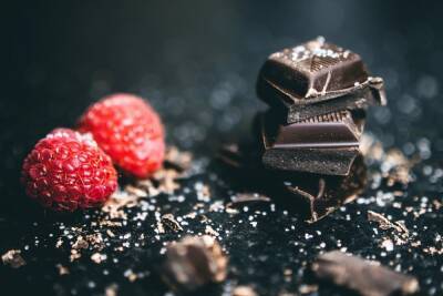 Темный шоколад понижает давление и замедляет старение - ученые из Гарварда