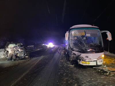 В Свердловской области в ДТП с детским автобусом и легковушками пострадали три человека