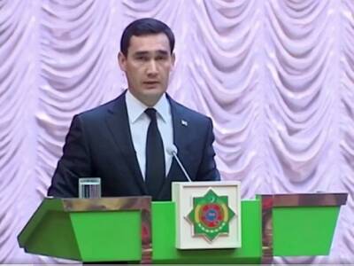 Президент Туркменистана поручил потушить «Врата ада»