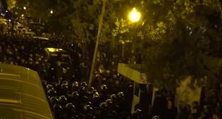 Оппозиция сочла провокацией задержания участников митинга в Сухуме