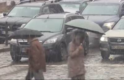 Снег с дождем накроют всю Украину, а температура устроит качели: украинцев предупредили о непогоде