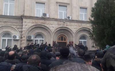 Абхазская оппозиция назвала провокацией задержание участников протестов
